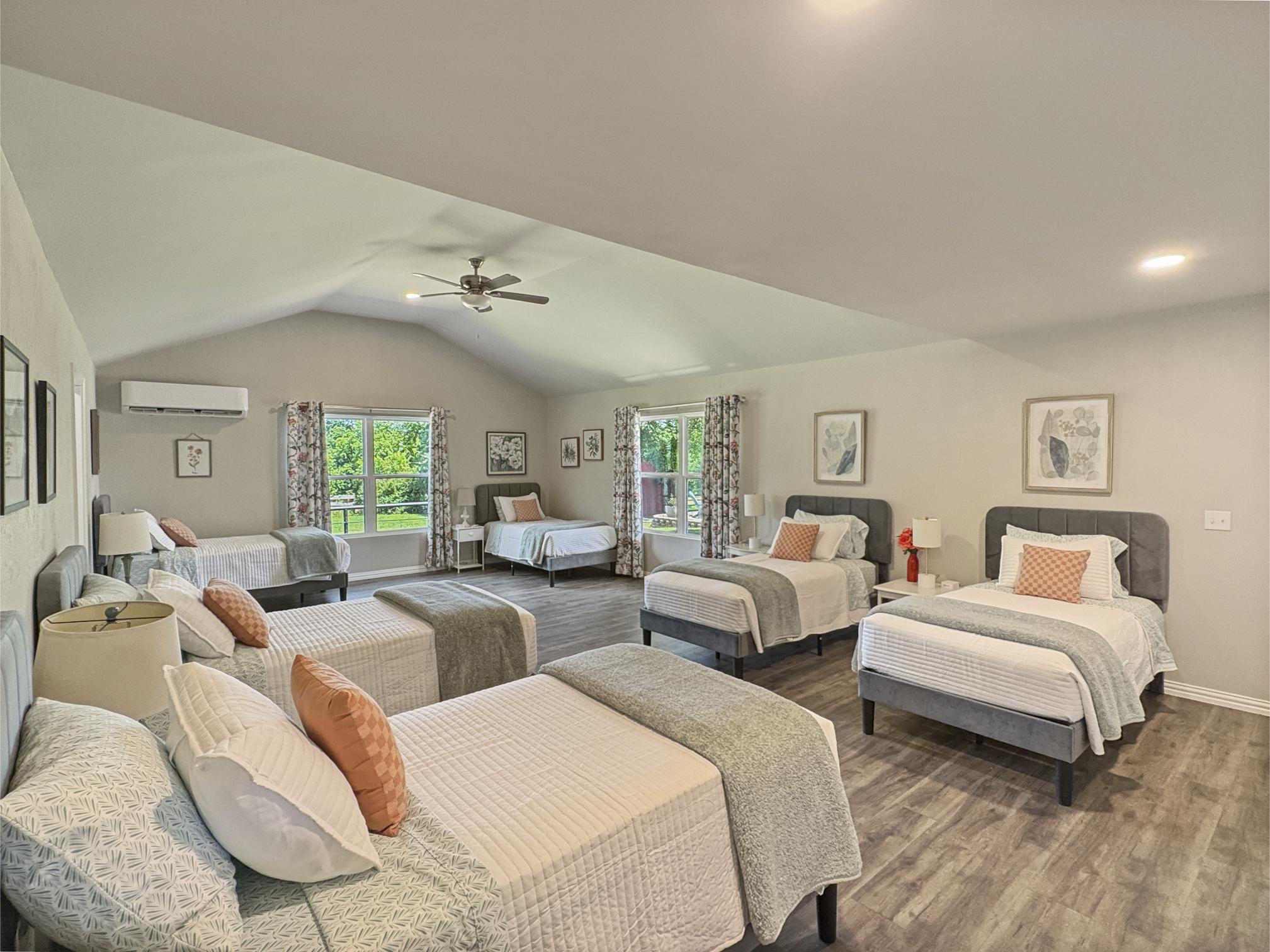 Garden Room – Sleeps 6 guests, ensuite bath